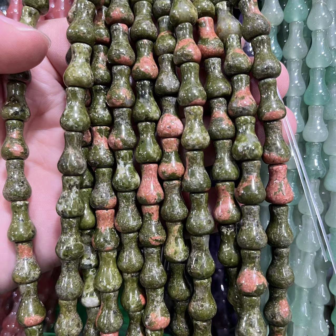 13:Flower green stone