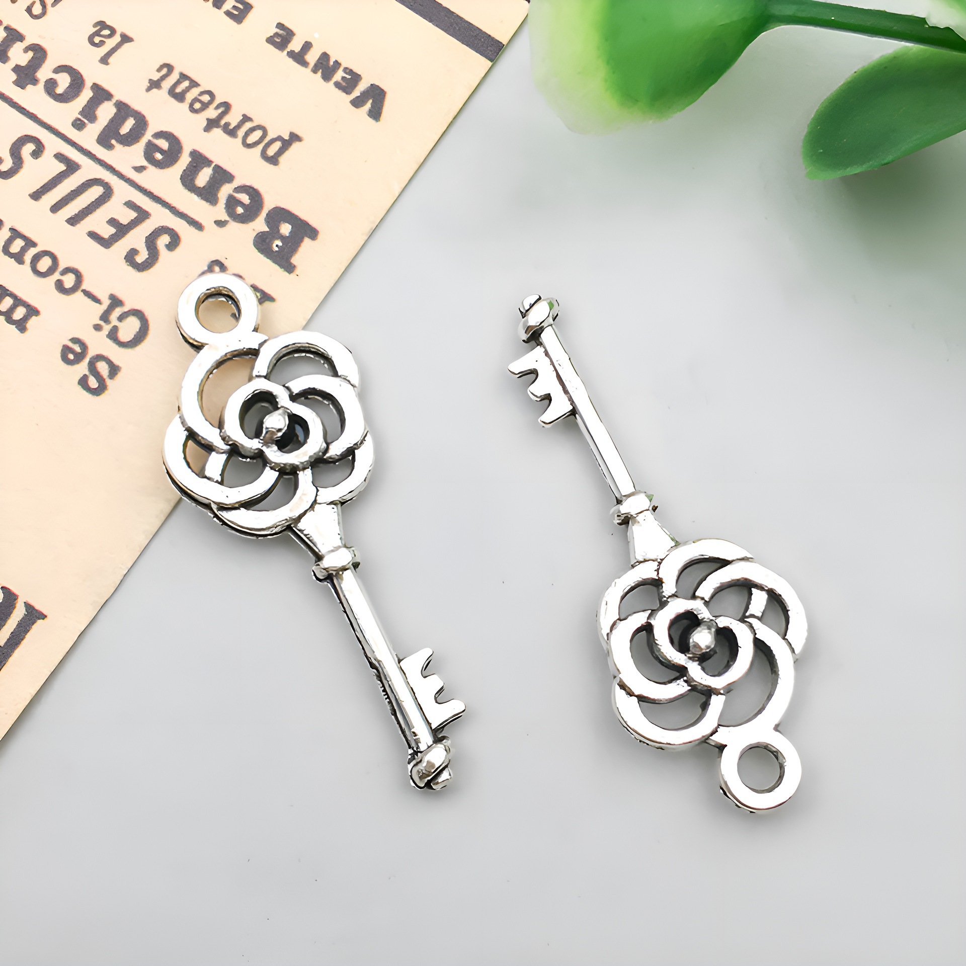 1 ancient silver rose flower key 11x28mm-0.8g-7536