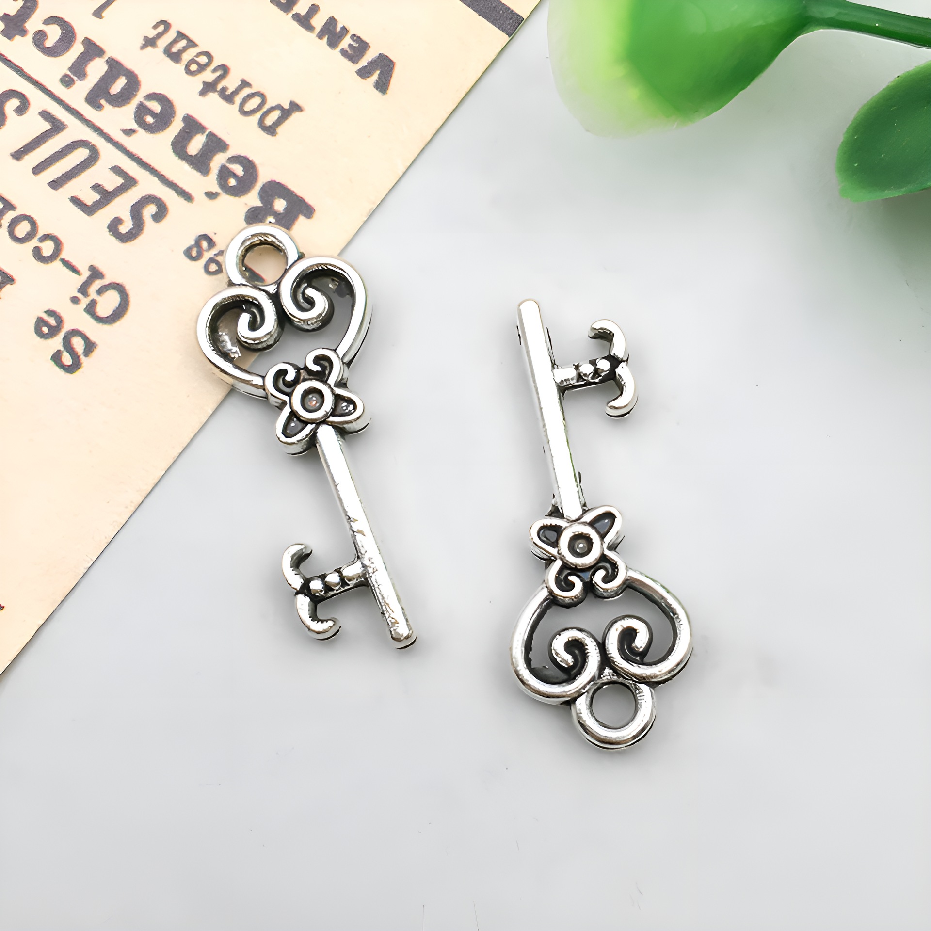 9:1 antique silver key 9x21mm-0.7g-6722