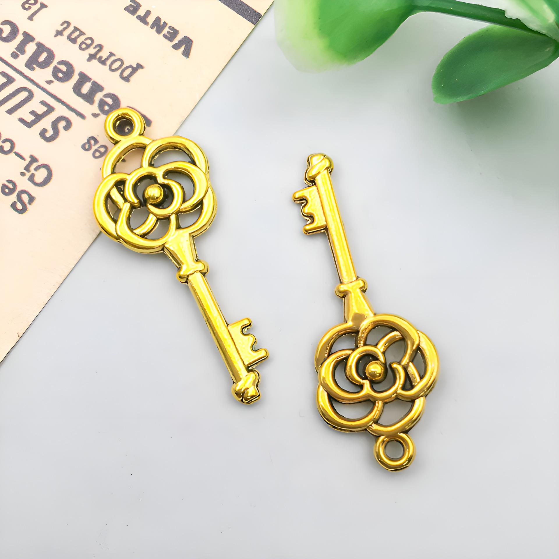 24:1 antique gold key 27x10mm-0.8g-11387