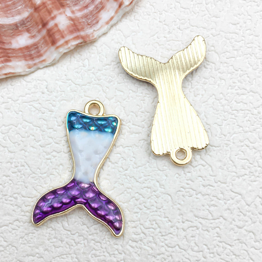 1 mermaid tail 18x26mm-1.9g-12051