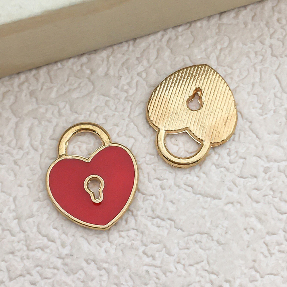 1 red peach heart lock 11x13mm-0.5g-11040