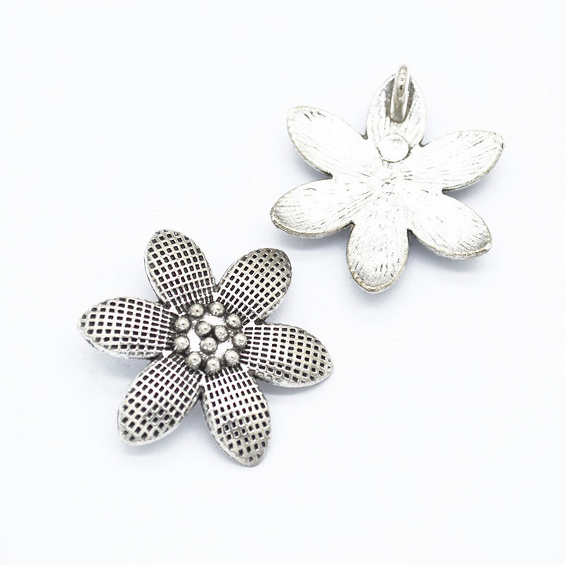 2:antique silver color