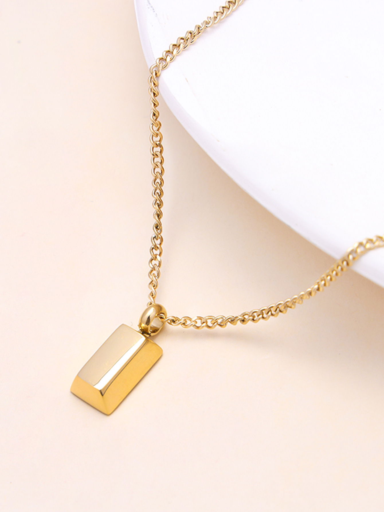1:Small gold bar pendant