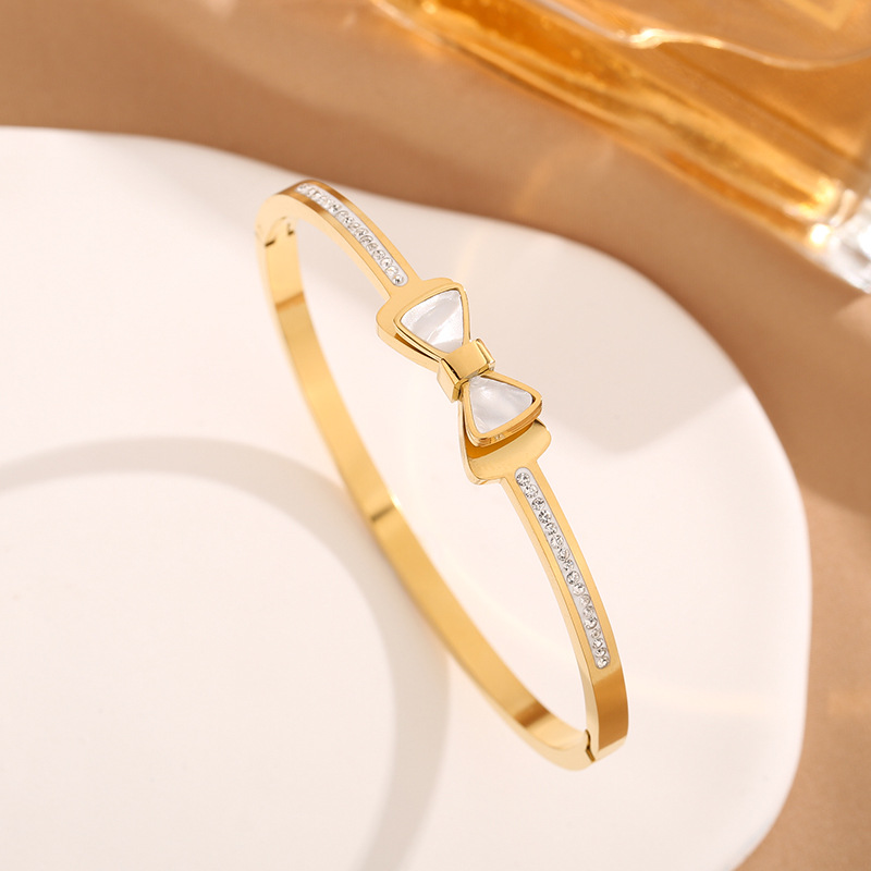 1:Z276 bow Diamond Bracelet Gold