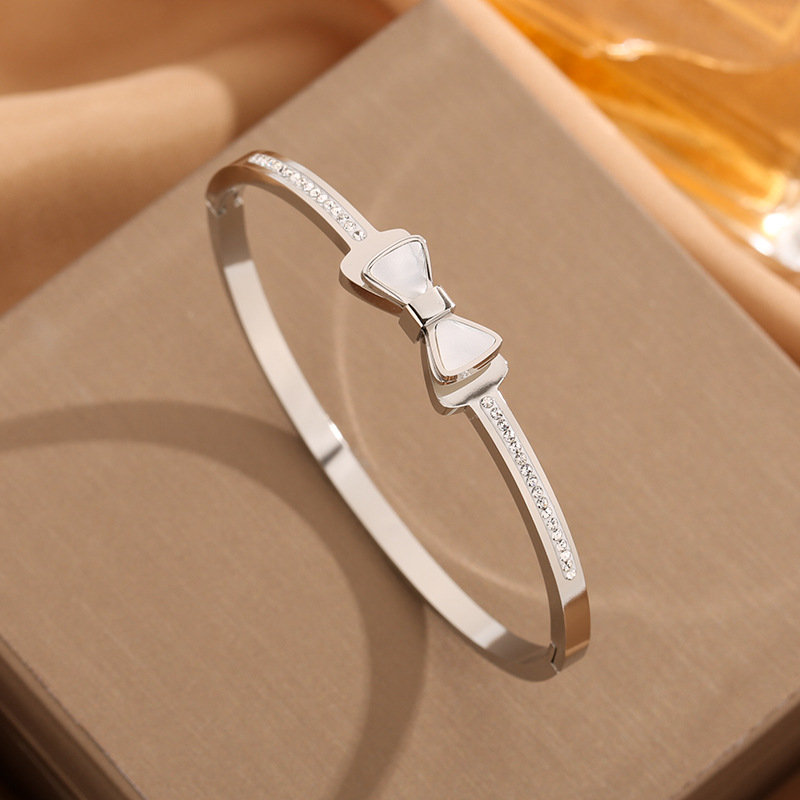 3:Z276 bow diamond bracelet steel color