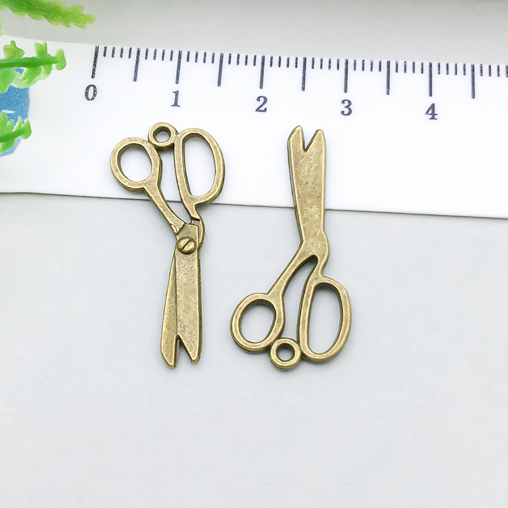 3:antique bronze scissors 13*29mm-1.2g-20264