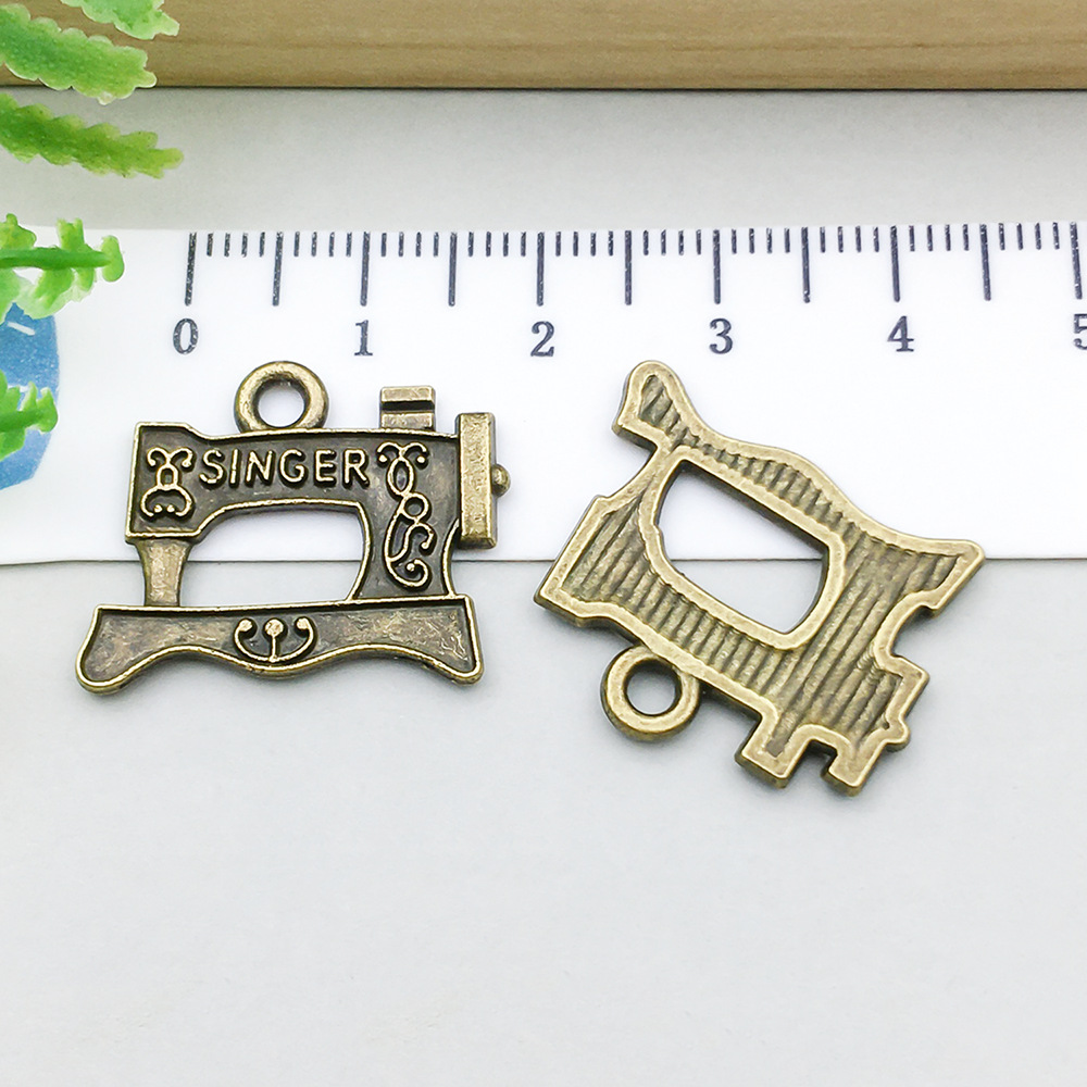 8:antique bronzesewing machine 23*19mm-2g-20269