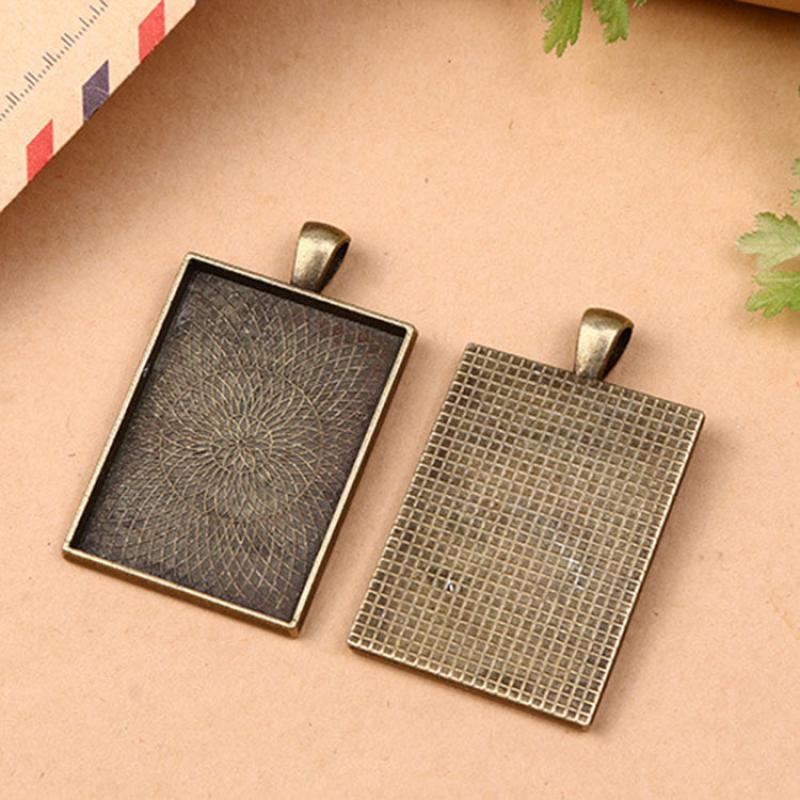 2:Rectangular bottom into: 25*35mm