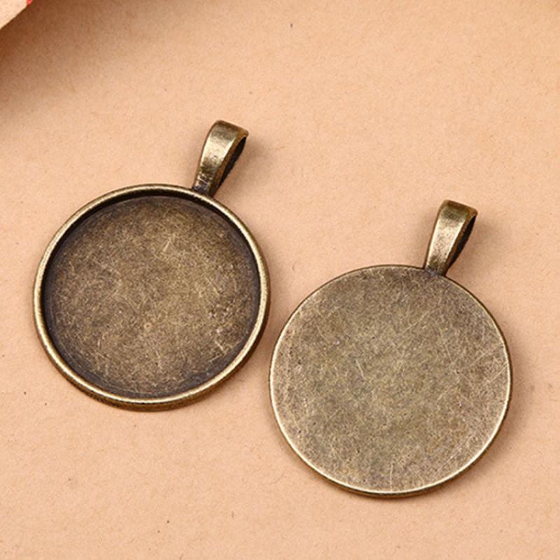 4:Into the circular base: 25mm