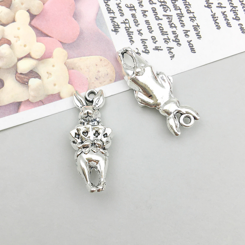 antique  silver rabbit 8*22mm-1.9g-8338