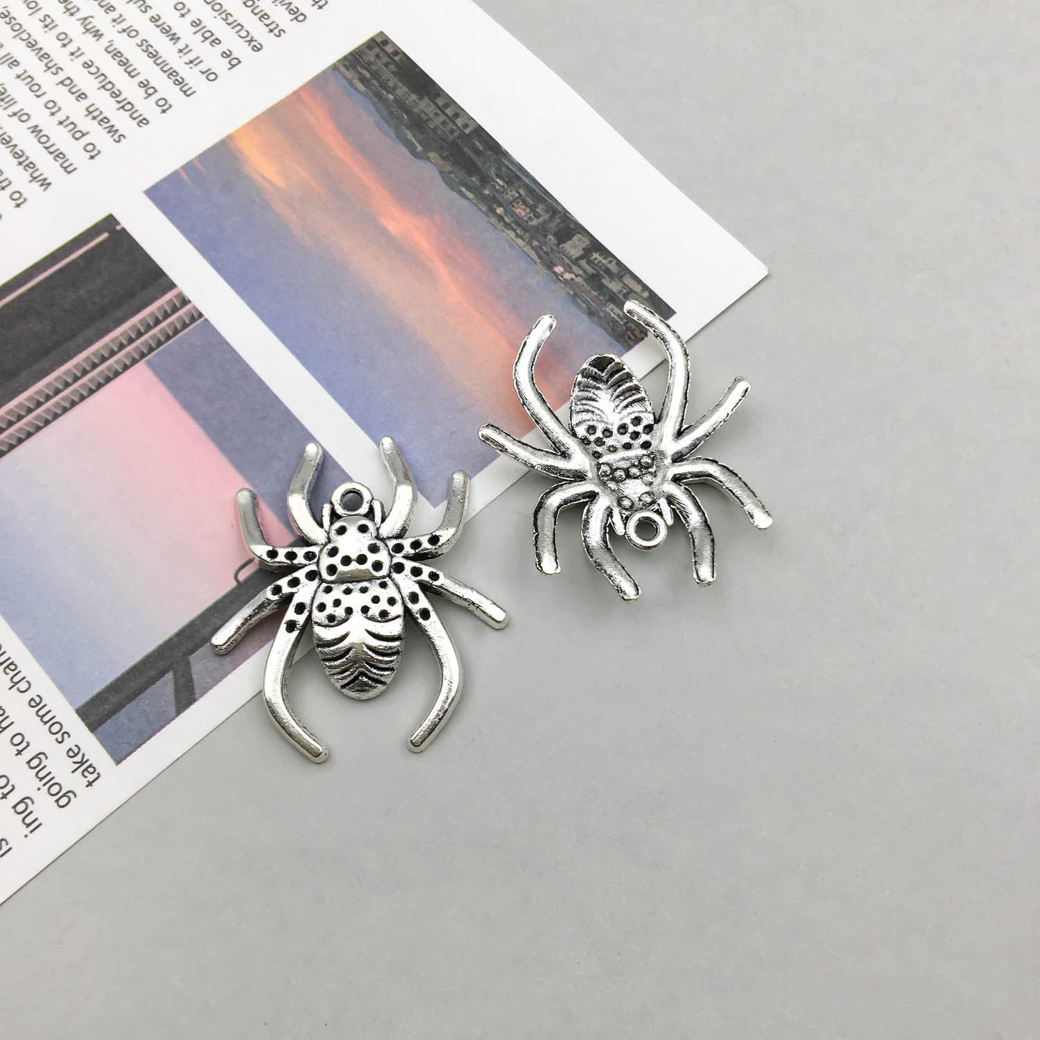 1 Ancient Silver Spider 25*28mm-2.8g-5365