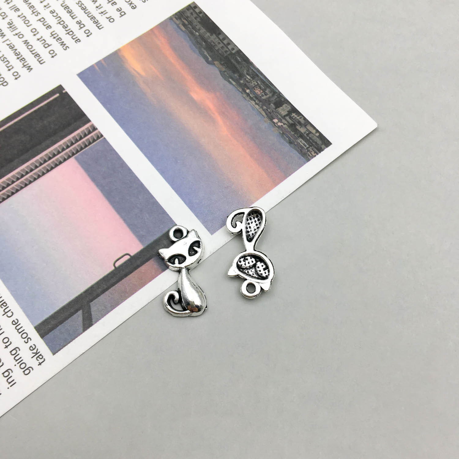 1 Ancient silver kitten 11*17mm-0.7g-6153