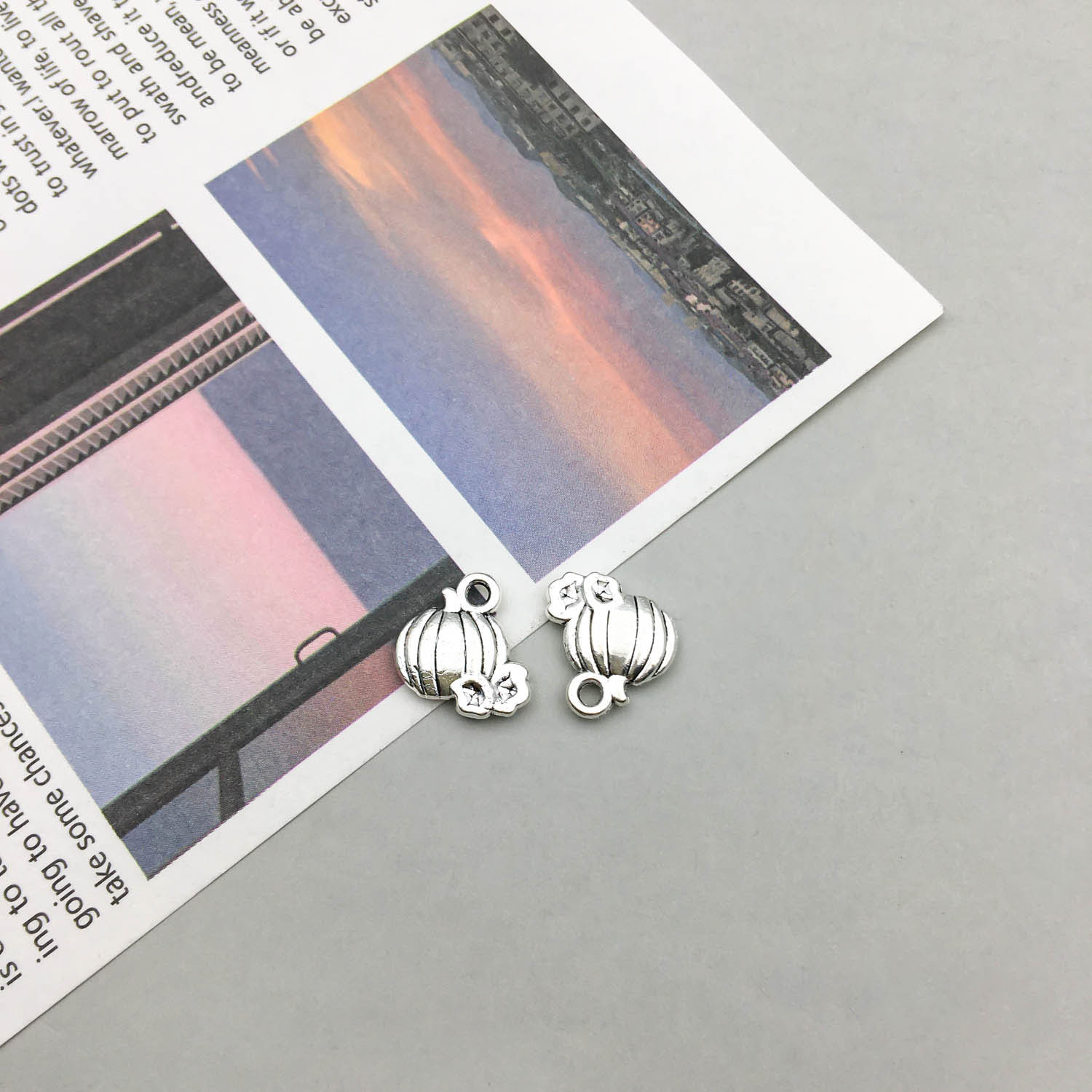 1 Ancient silver pumpkin 10*11mm-0.7g-8104