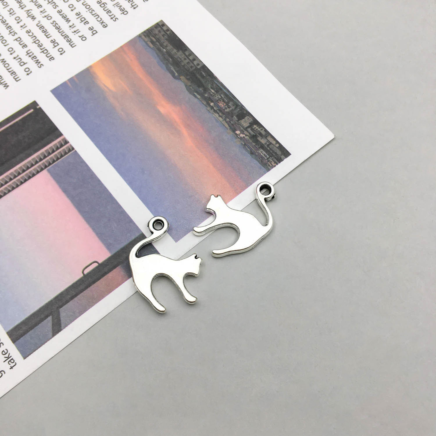 1 Ancient silver cat 14*18mm-1g-8518