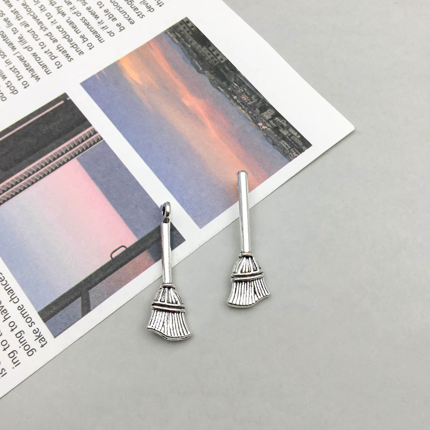 1 Ancient Silver Broom 10*31mm-1.2g-10877