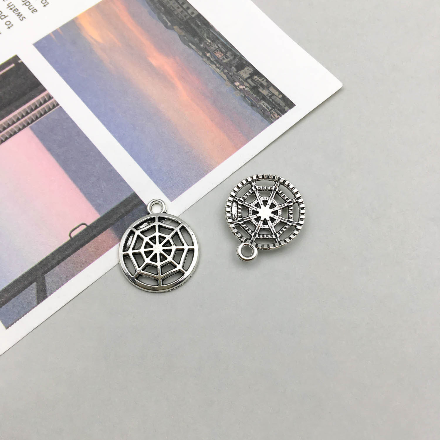 1 Ancient Silver Spider Web 14*17mm-0.7g-15159