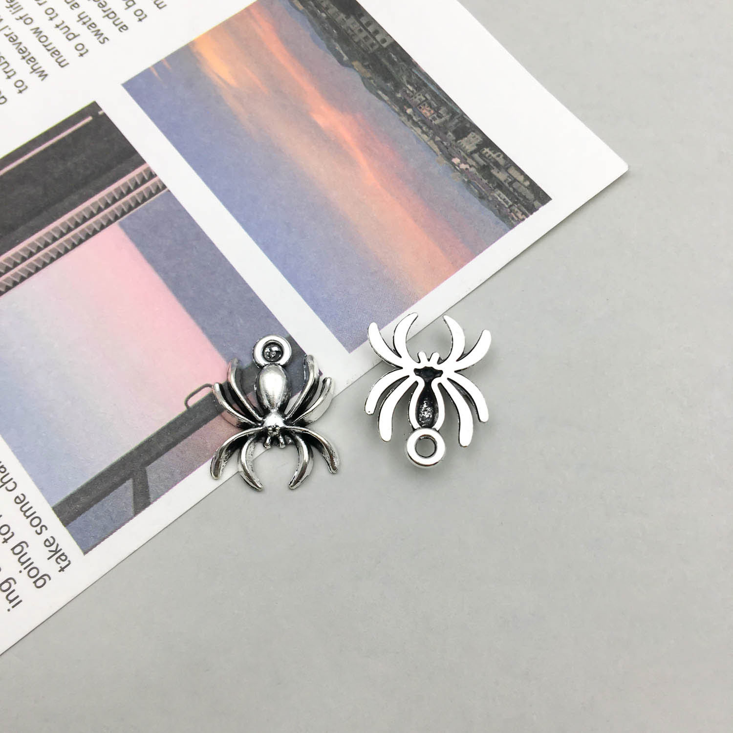 1 Ancient Silver Spider 13*17mm-1g-B110