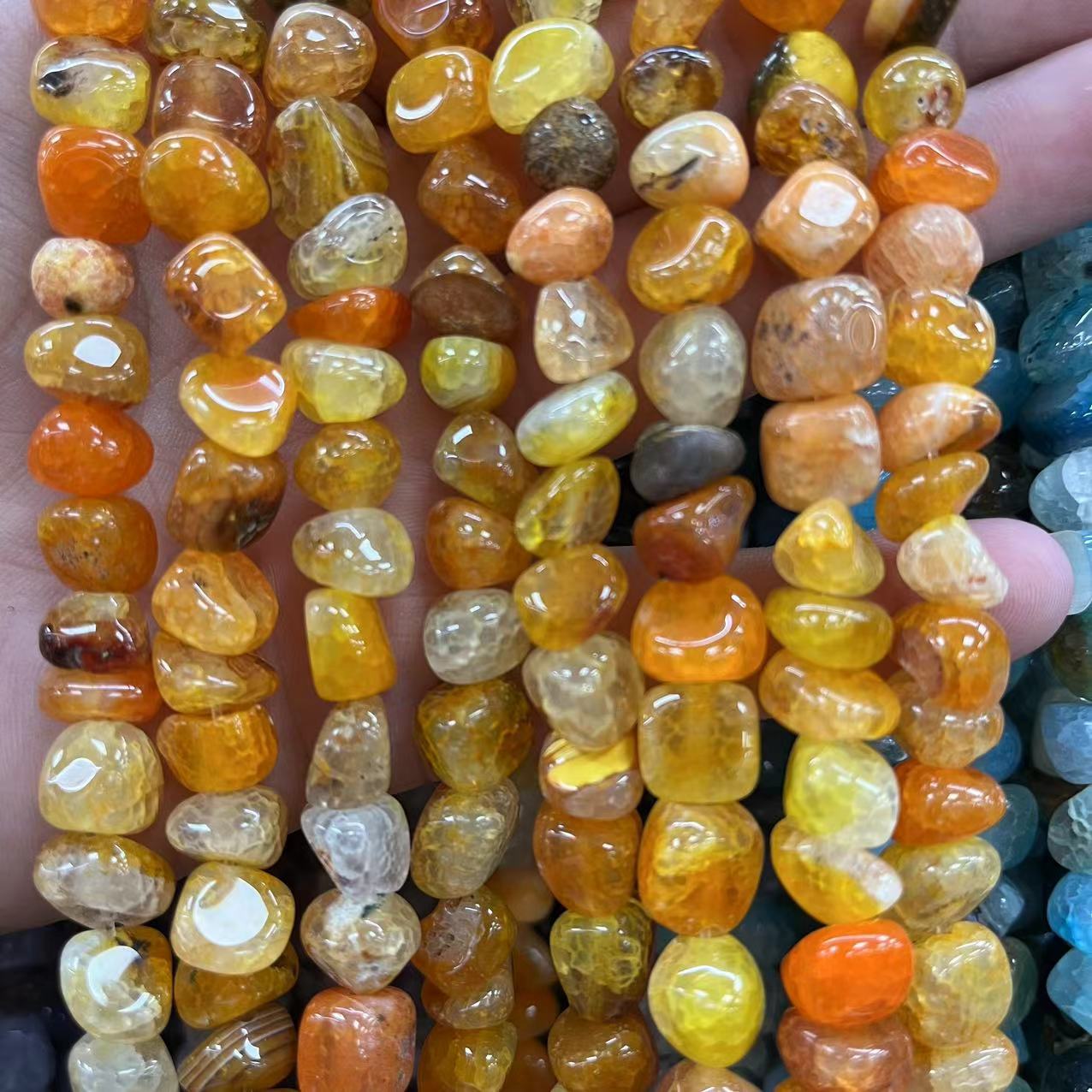 10:Golden cracked agate