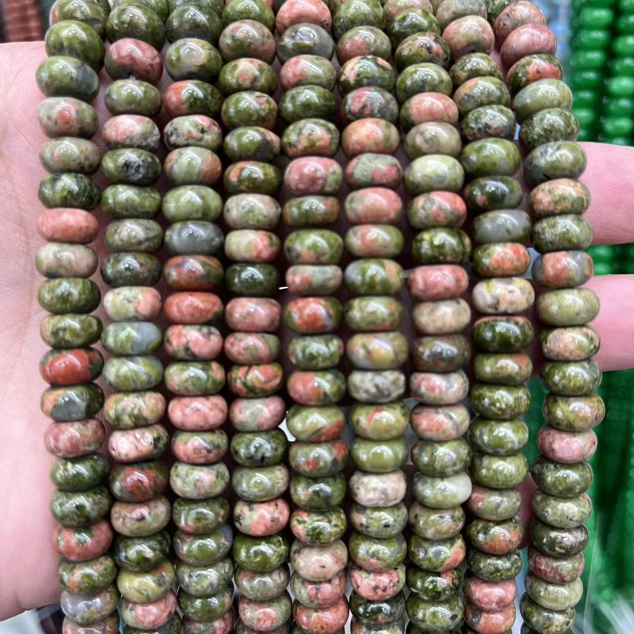 18:Flower green stone