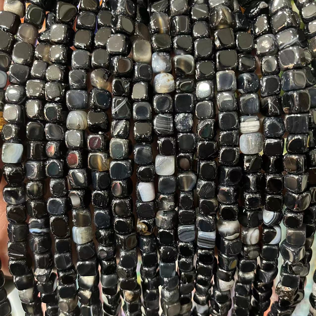 7:Black agate