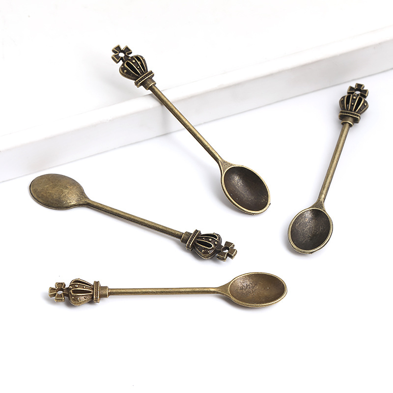 1:antique spoon