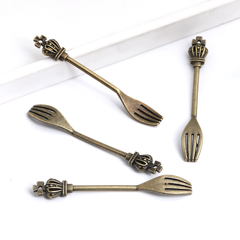 10:antique  Fork