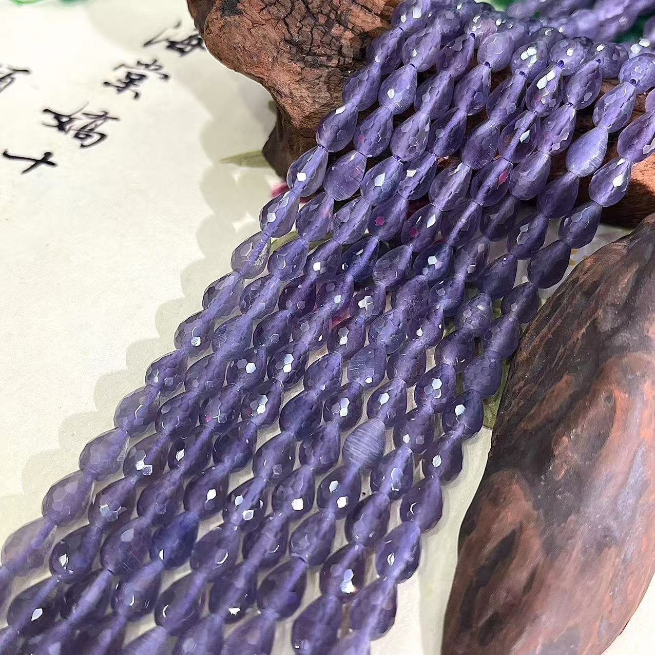 violet 4x6mm (about 60 pieces)