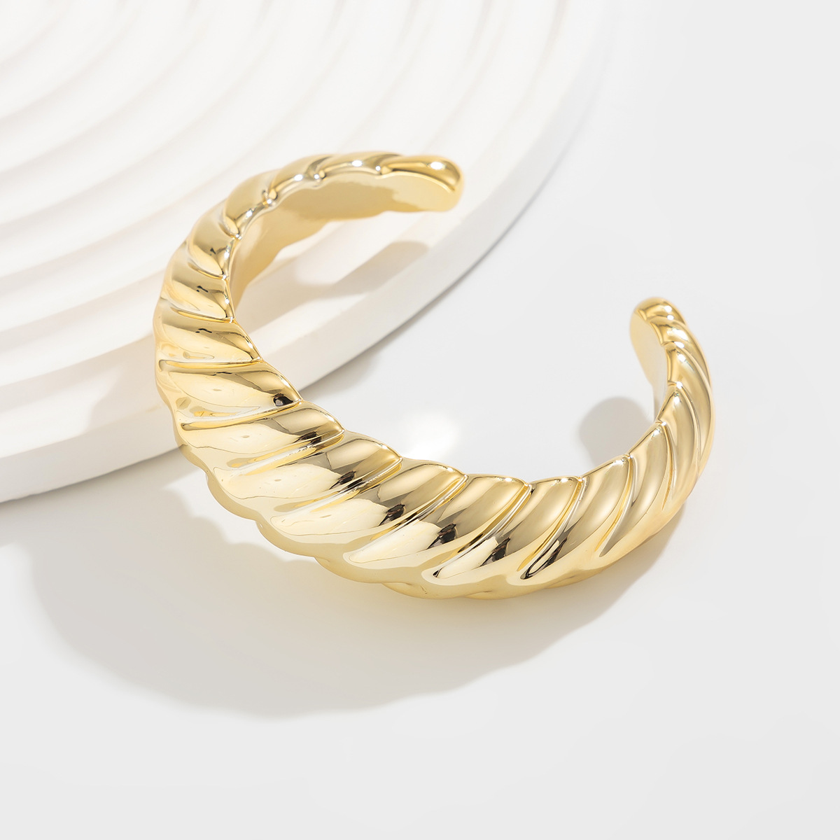 3:02 Gold bracelet 2776