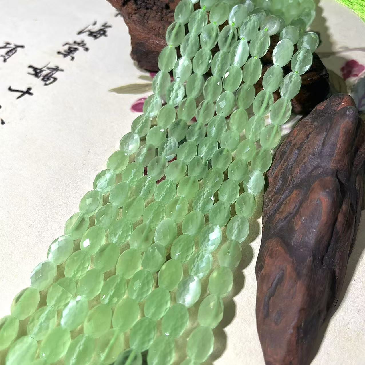 light green 6x8mm (about 45 pieces)