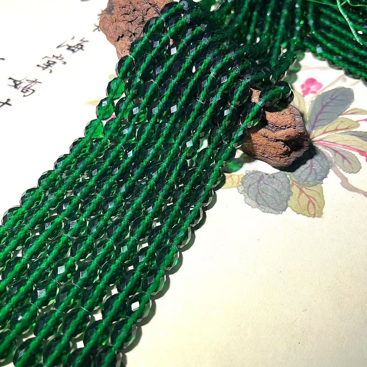 green 6x8mm (about 45 pieces)