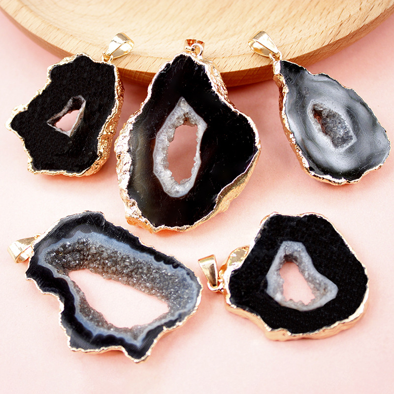 5:Gold plated black without chain