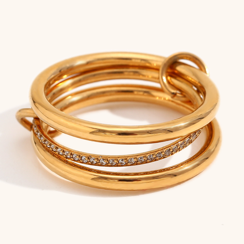 8:Three-layer diamond ring in the middle-gold