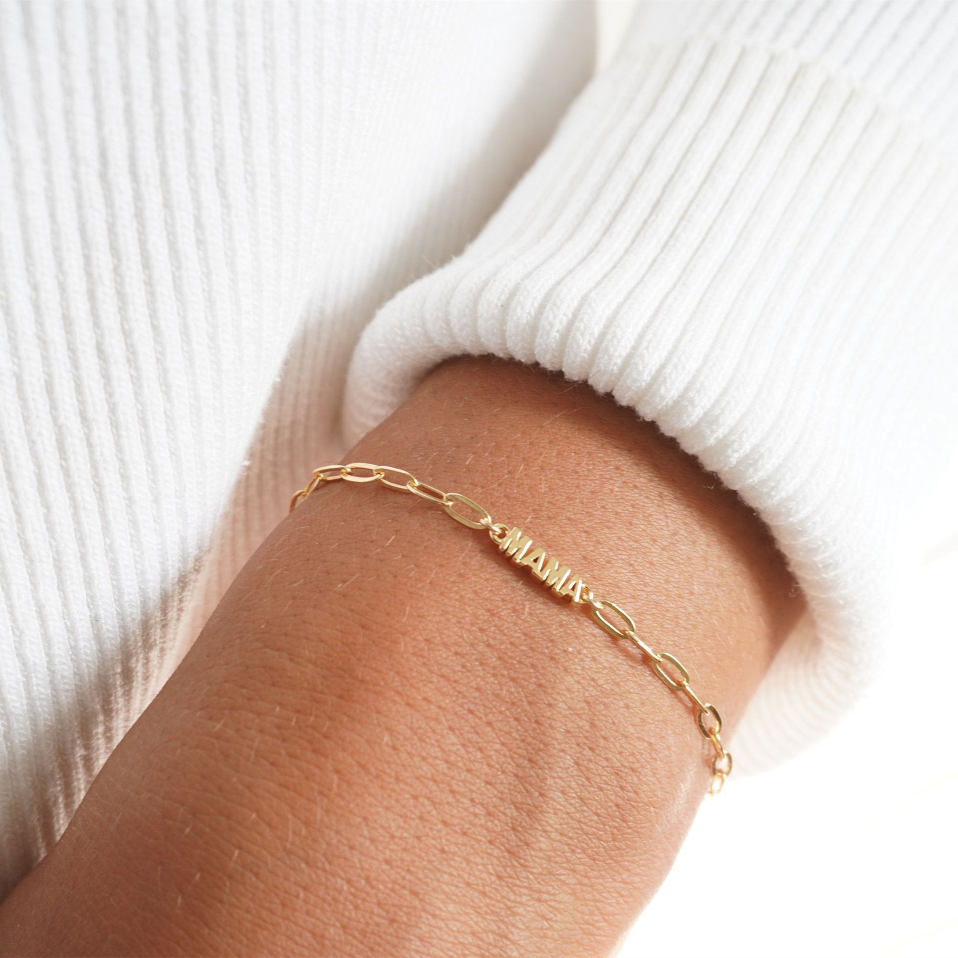 3:Golden bracelet (flat paper clip)