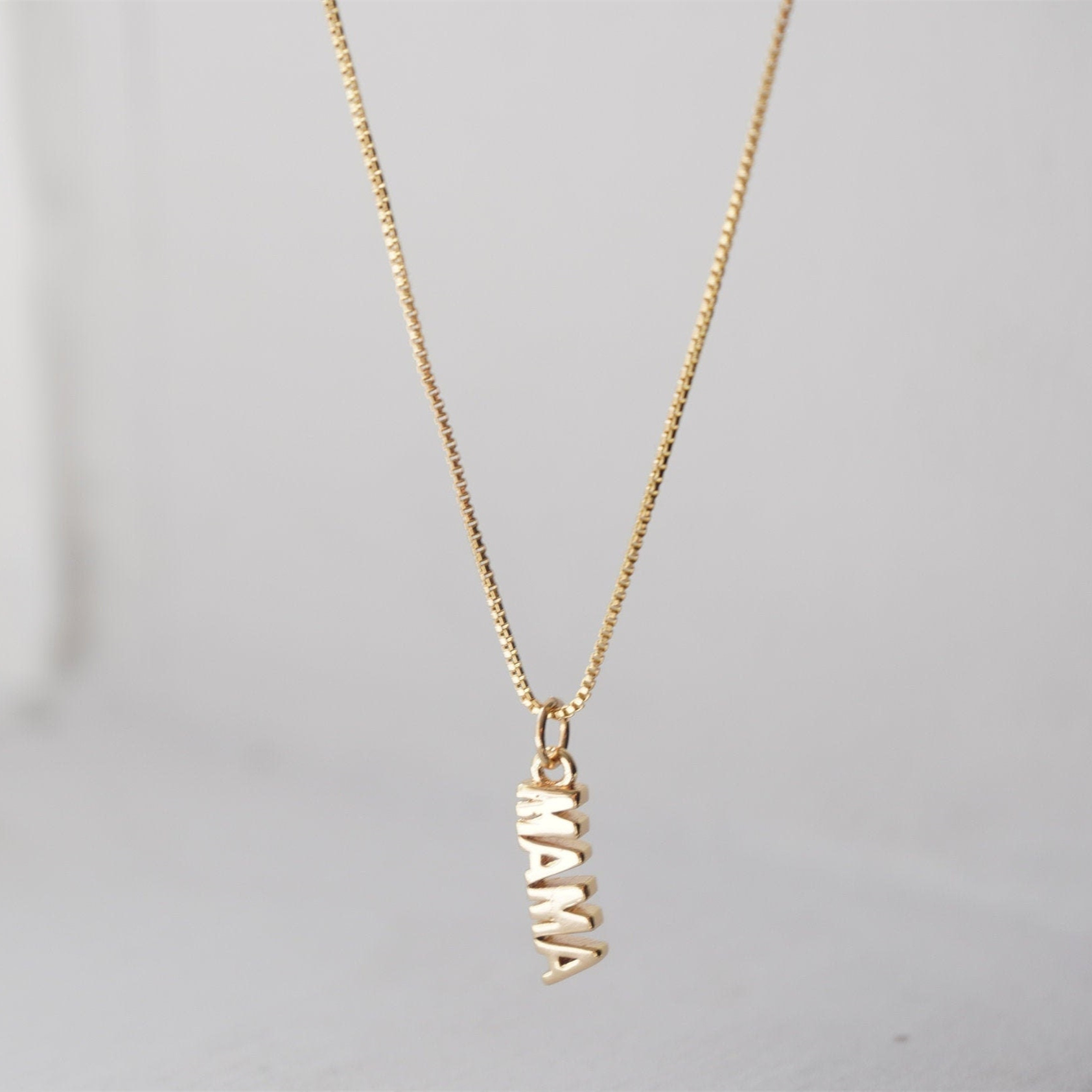 5:Gold necklace (box chain)