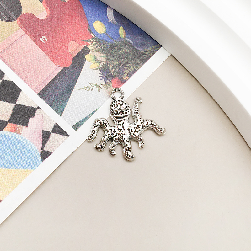11:antique silver octopus 20x19mm-10357/1.2g