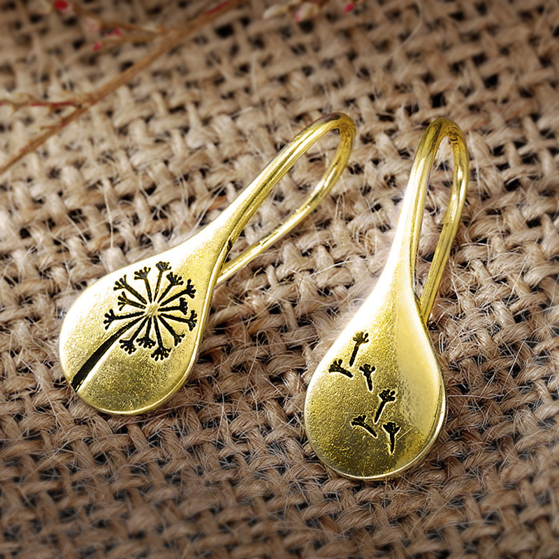 2:E3666 gold color