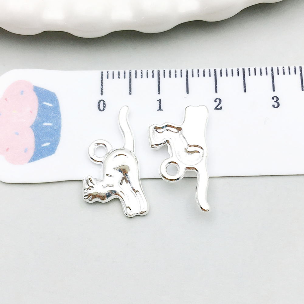 1 bright silver cat 19*16mm-0.8g-20645