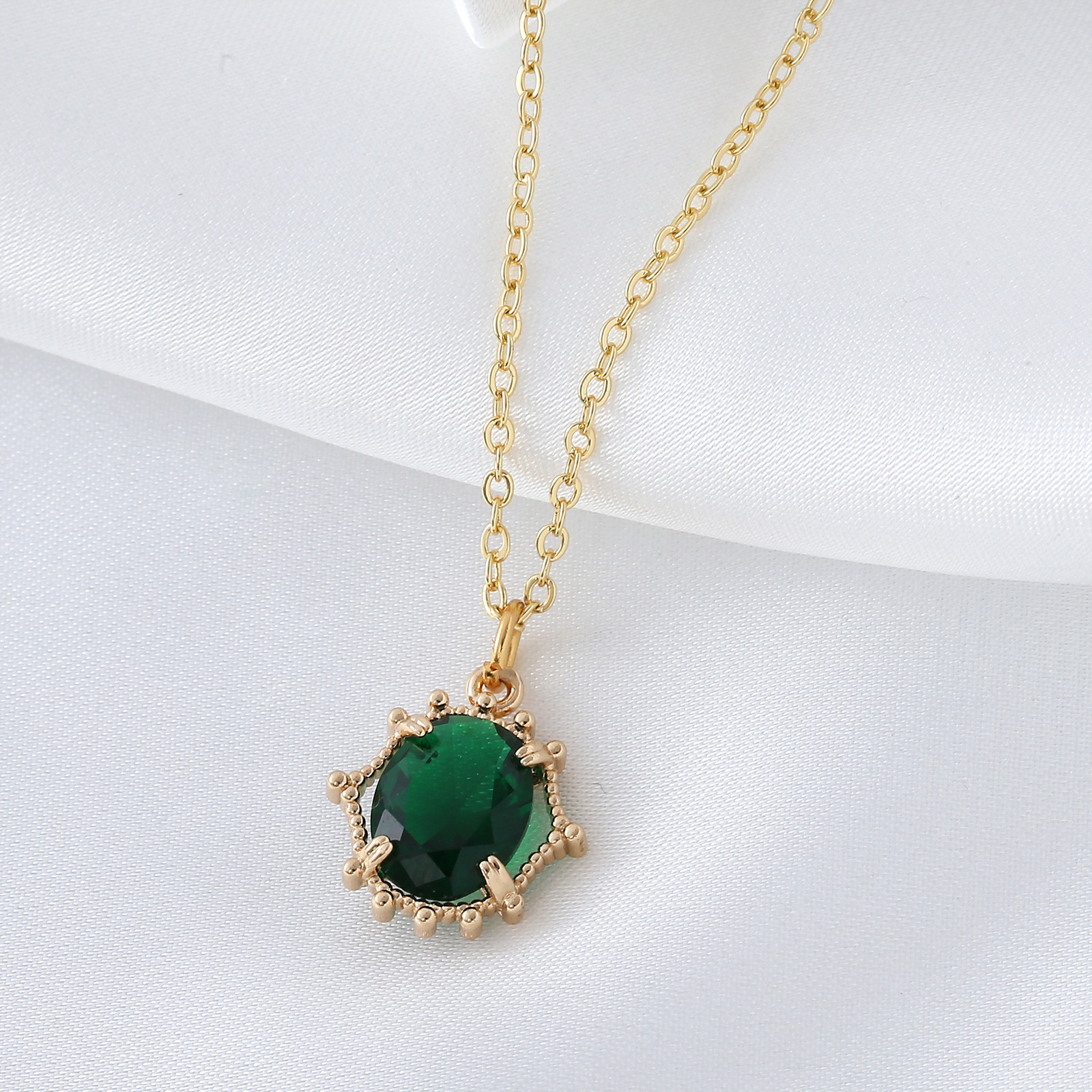1.9*1.5cm green naa02-10 Necklace