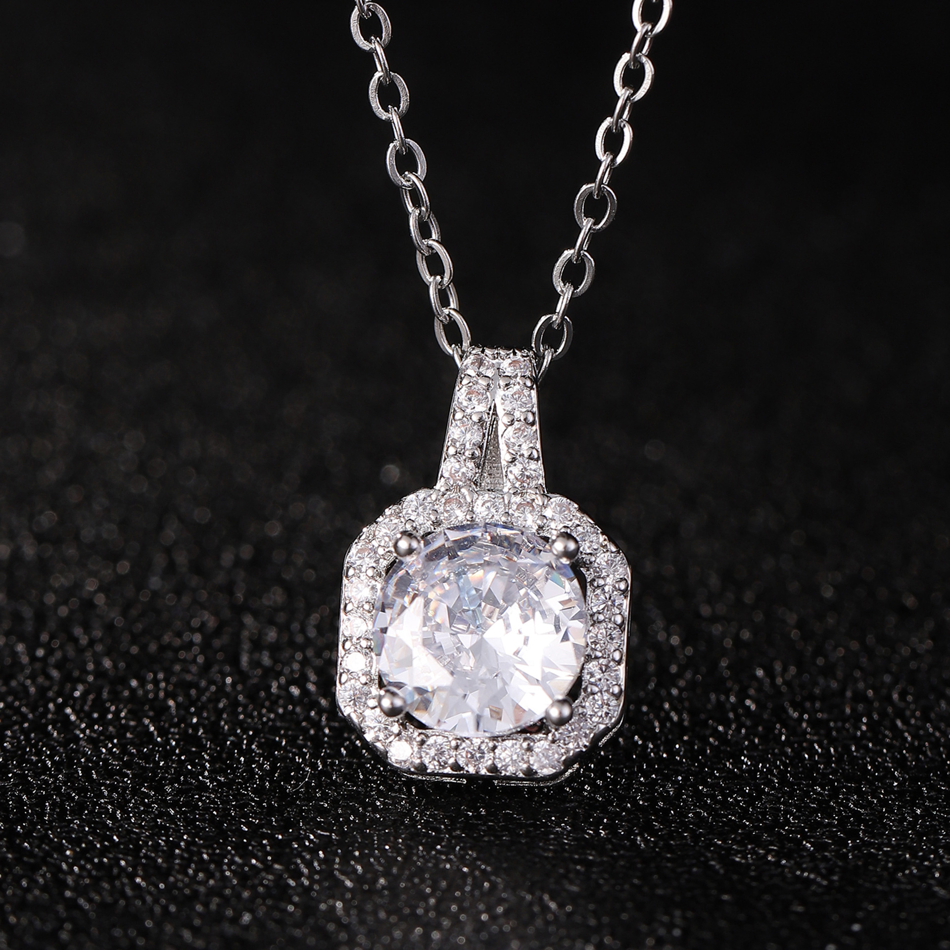 1:White (single pendant)