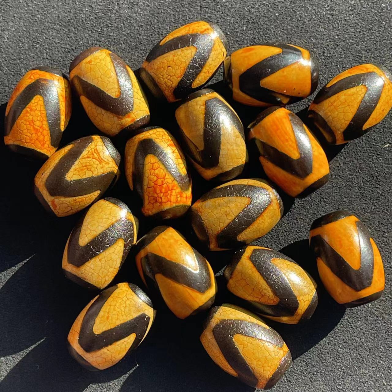 2:Tooth yellow tiger tooth dzi beads
