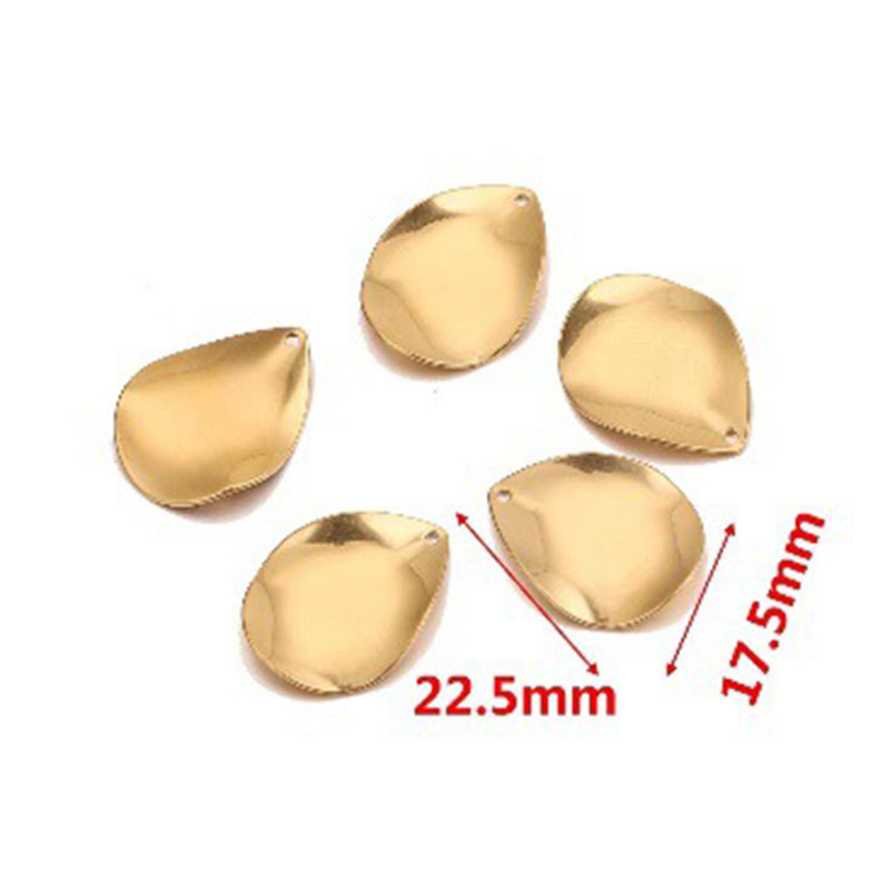 10:Golden water droplets