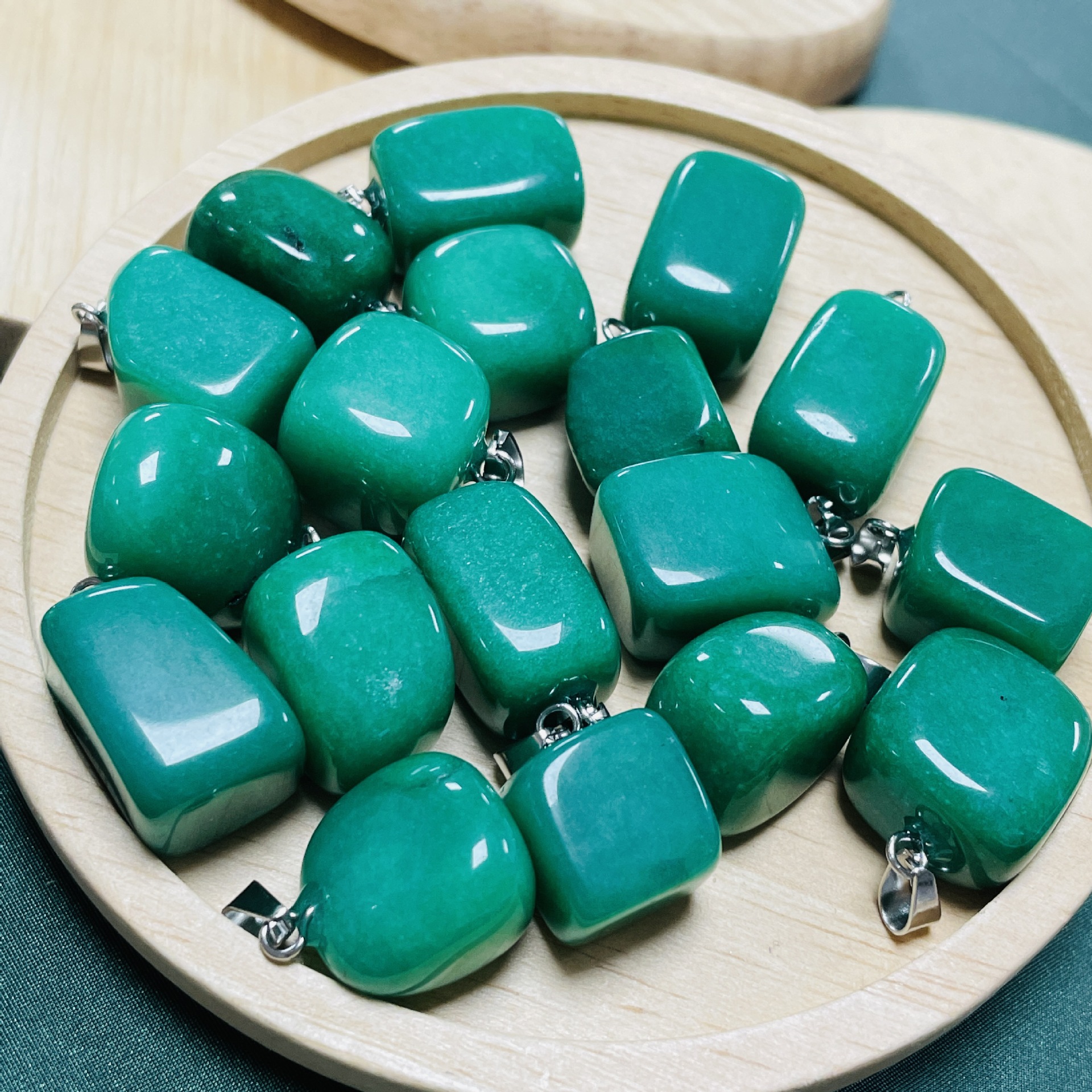 5:White Stone and Green