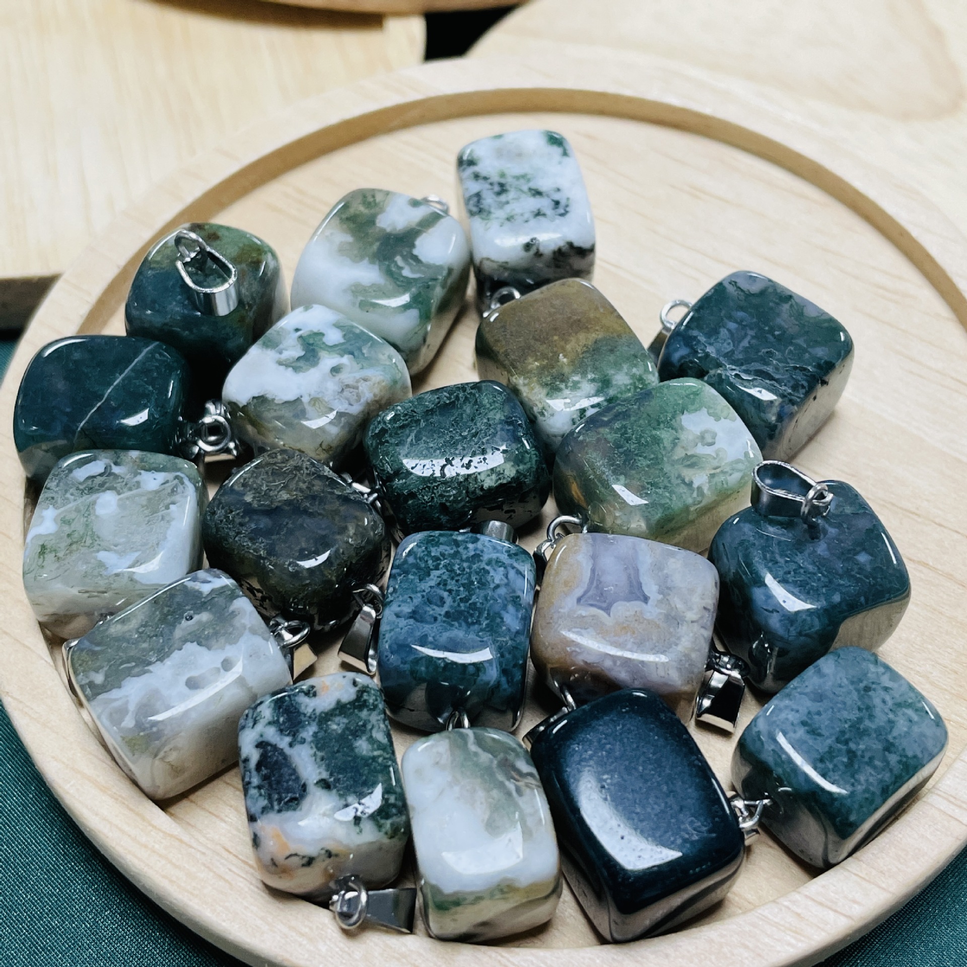 13:Water plants agate