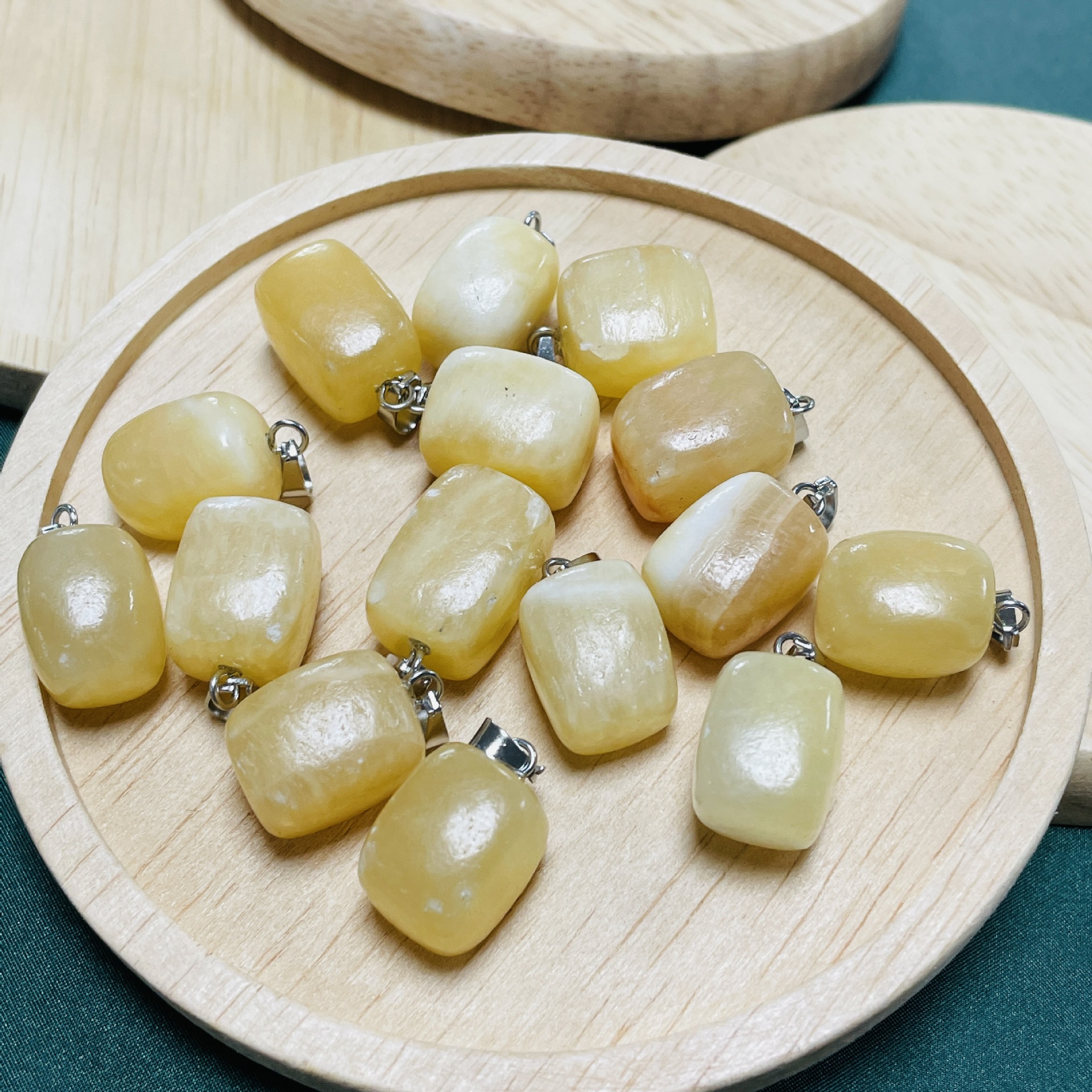17:Beige Jade