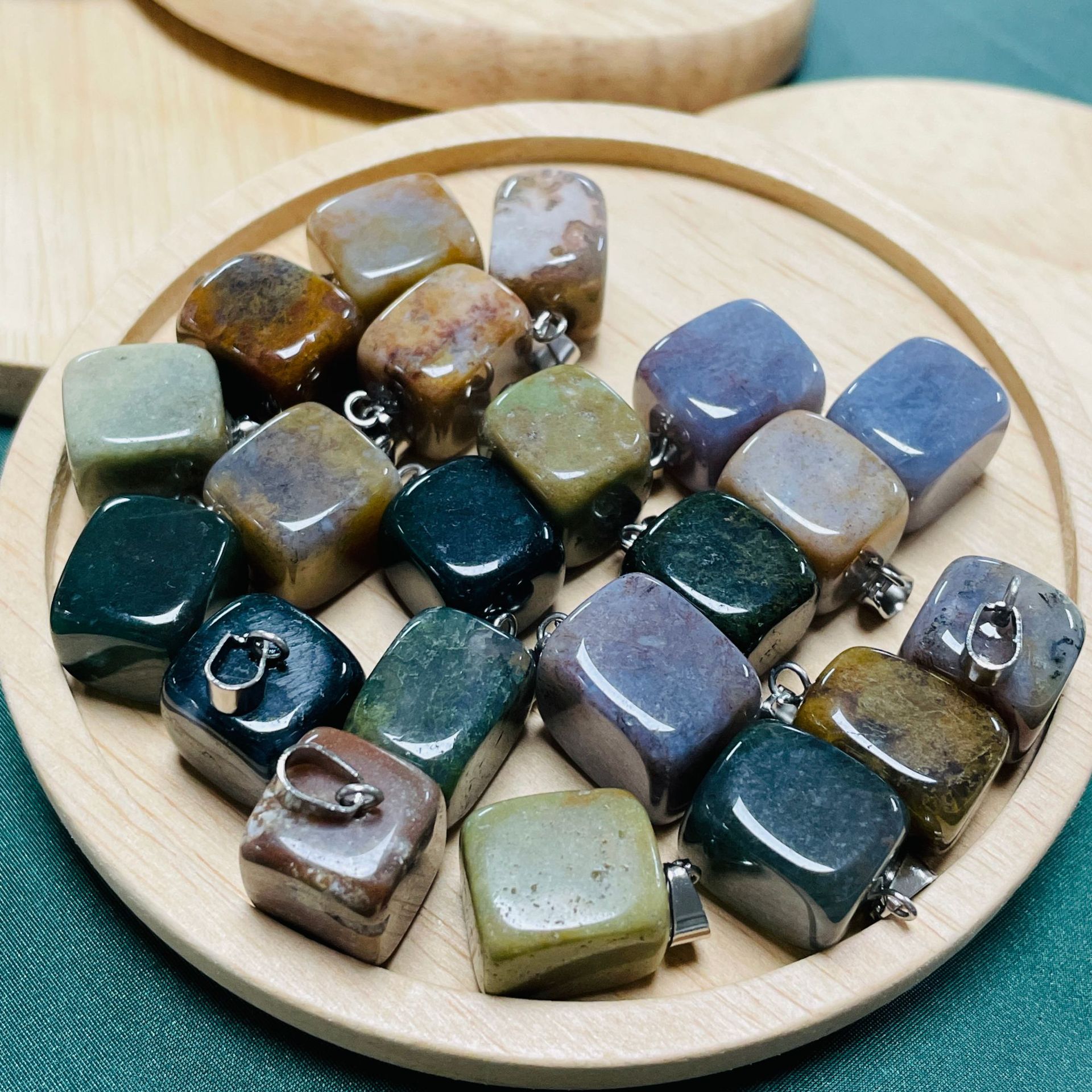 22:Indian agate