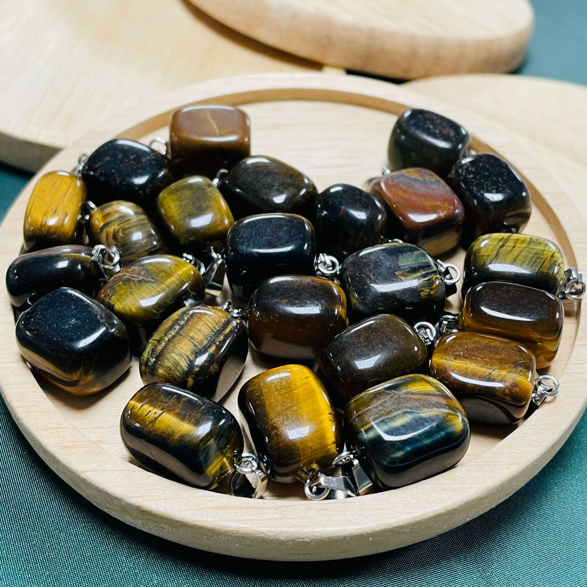 41:Tiger Eye Stone