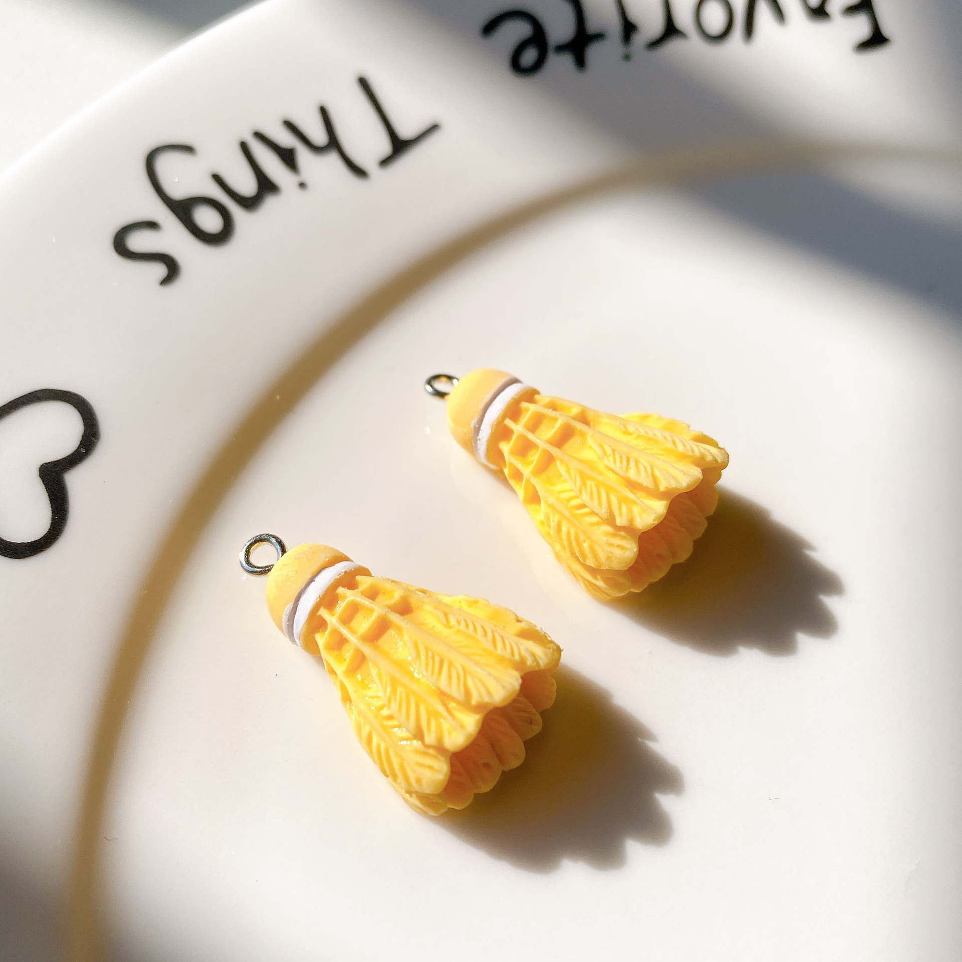 3:Yellow white nails