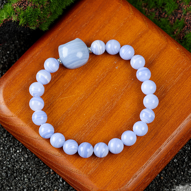 7:A blue agate