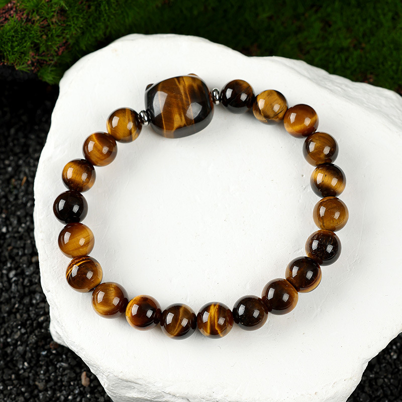 17:A tiger eye stone